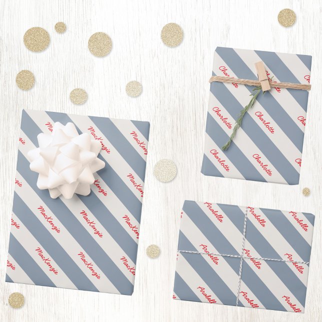 Personalisierter Skriptname Blue Cream Candy Strip Geschenkpapier Set (Personalized script names diagonal stripe blue and cream gift wrapping paper for unique celebrations)