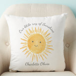 Personalisierter Sonnenschein-Kinderzimmer Kissen<br><div class="desc">Dieses niedliche Babykissen besticht durch eine gelbe,  lächelnde Sonne und den Text "Our Little Ray Of Sunshine" in stilvoller Schrift-Typografie. Einfach anpassbar macht es ein großartiges Geschenk für das Kinderzimmer eines Babys. Original Wasserfarbe © Michele Davies.</div>