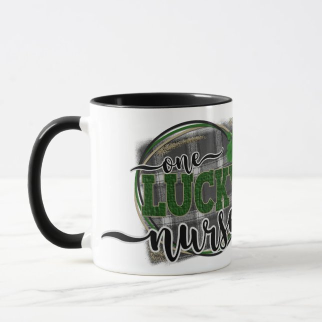 Personalisierter St. Patty's Day One Lucky Nurse G Tasse (Links)