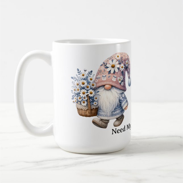 Personalisierter süßer Gnom mit Gänseblümchen für  Kaffeetasse (Links)