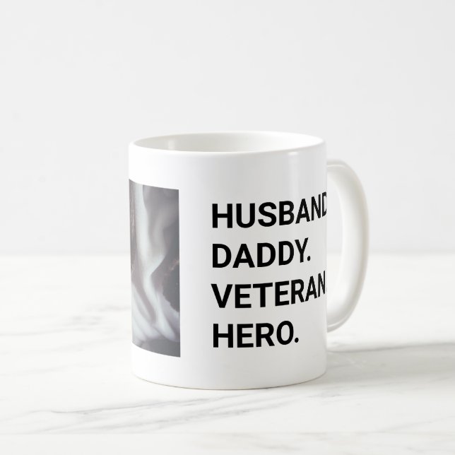 Personalisierter Vater Daddy Vatertag Kaffeetasse (VorderseiteRechts)