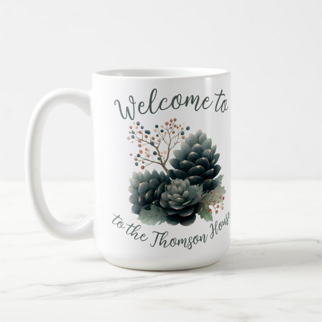 Personalisierter Winter Pinecone Familiendesign Kaffeetasse (Links)