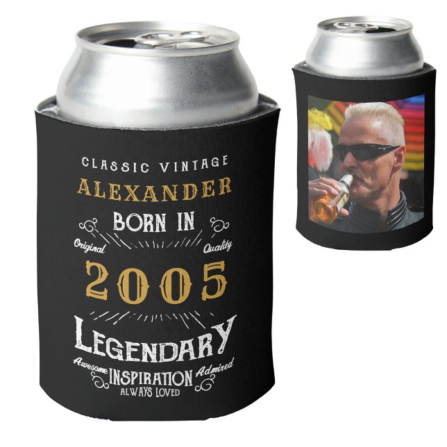 Personalisiertes 20. Geburtstagsnamensjahr Foto Dosenkühler (Personalized 20th birthday can cooler with custom name, year and photo template.)