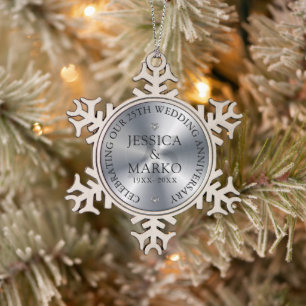 Personalisiertes 25. silbernes Hochzeitsjubiläum Schneeflocken Zinn-Ornament