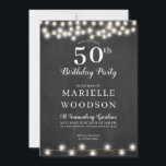 Personalisiertes 50. Geburtstag Schwarz-weißes Cha Einladung<br><div class="desc">Ein personalisierter Geburtstag lädt zum Party ein. Einfache Schwarz-Weiß-Party-Einladung zum 50. Geburtstag mit schimmernden Sternenzeichenleuchten,  einem klassischen Serif-Typnamen im Kontrast zu einem schönen Schrifttyp. Anpassen für ein Männchen oder Weibchen.</div>