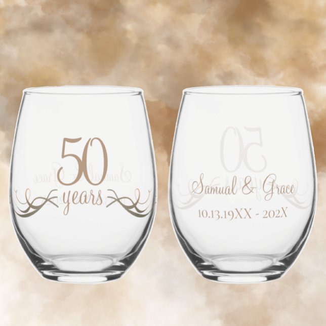 Personalisiertes 50-jähriges Jubiläum Benutzerdefi Weinglas Ohne Stiel (Personalize with couples names and date creating a unique custom 50th anniversary keepsake gift 
)