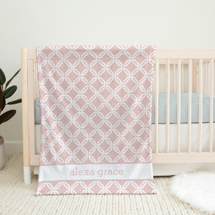 Personalisiertes Baby mit rosa und weißem geometri Fleecedecke
