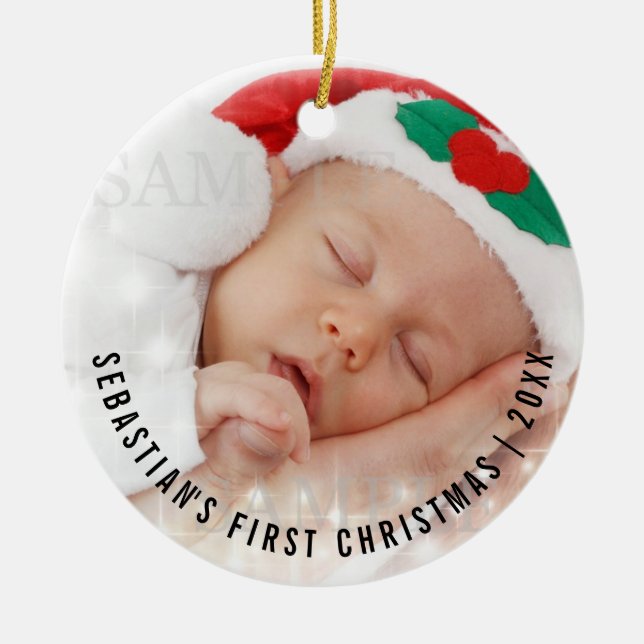 Personalisiertes Baby's First Christmas Foto Templ Keramikornament (Vorne)