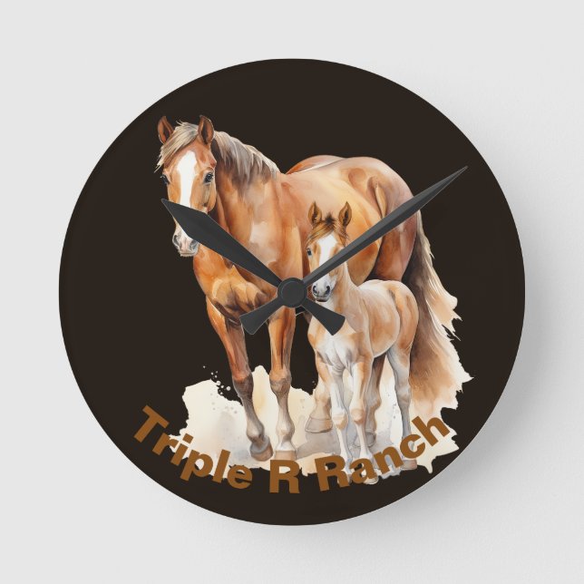 Personalisiertes Bauernhaus Pferd & Baby. Pferdeli Runde Wanduhr (Vorderseite)