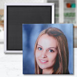 Personalisiertes benutzerdefiniertes Foto Magnet<br><div class="desc">Laden Sie ein Foto hoch und erstellen Sie einfach Ihren personalisierten Foto-Magneten. Sie können dieses Design auf anderen Zazzle-Produkten übertragen und an die meisten Zazzle-Produkte anpassen. Sie können auch auf die Schaltfläche CUSTOMIZE klicken, um Details wie Hintergrundfarbe, Text, Schriftart oder einige Grafiken hinzuzufügen, zu löschen oder zu ändern. Standard Studio...</div>