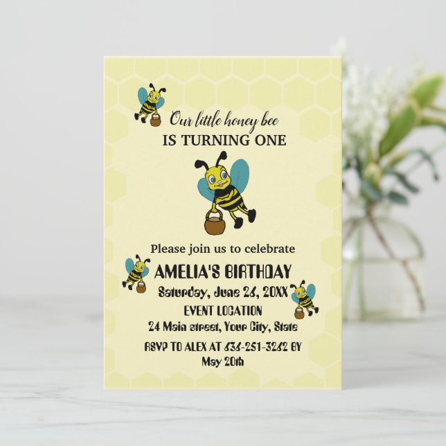 Personalisiertes Bienenthema 1. Geburtstag Party Einladung (Stehend Vorderseite)