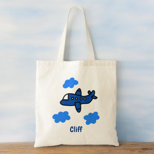 Personalisiertes blaues Flugzeug in den Wolken Tragetasche