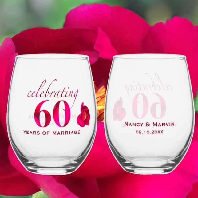 Personalisiertes Blumengeschenk zum 60. Hochzeitst Weinglas Ohne Stiel (Personalized this beautiful floral wine glass template for a unique 60th anniversary gift keepsake.)
