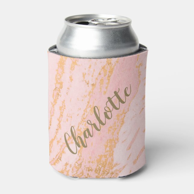 Personalisiertes Blush- und Gold-Marmormuster Dosenkühler (Kanne Vorderseite)
