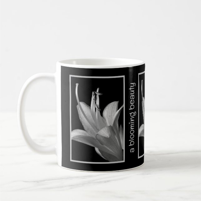 Personalisiertes Elegantes Hosta Blume Schwarz-Wei Kaffeetasse (Links)