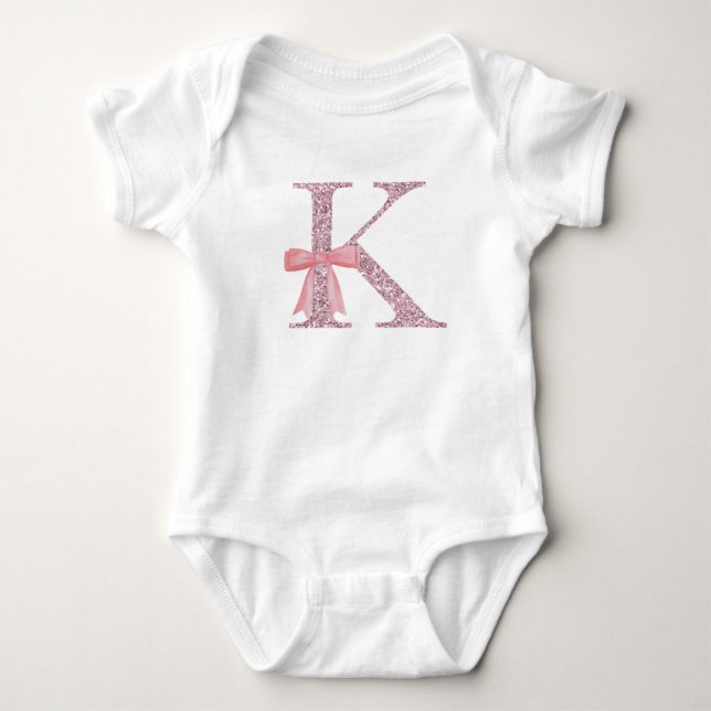 Personalisiertes erstes Baby Mädchen "K" Baby Strampler (Vorderseite)