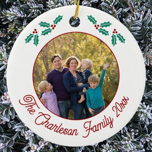 Personalisiertes Familienfoto-Name-Jahr-Stechpalme Keramik Ornament