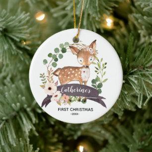 Personalisiertes First Christmas Baby Girl Woodlan Keramik Ornament