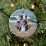 Personalisiertes Foto Beach Ocean Weihnachtskarte Keramik Ornament<br><div class="desc">Dekorieren Sie Ihren Weihnachtsbaum mit diesem personalisierten Ornament. Das Design besticht durch die lebhaften Wellen des Wassers in Blau und Weiß des Ozeans an der Küste Melbourns in Australien. Sie können den modernen Text ändern,  um Ihren Familiennamen,  das Jahr und das Foto hinzuzufügen.</div>