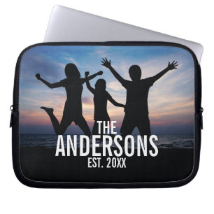 Personalisiertes Foto mit Familienname Laptopschutzhülle