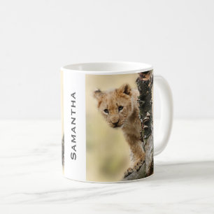 Personalisiertes Foto von Löwenjungen, das auf ein Kaffeetasse