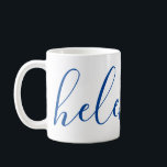 Personalisiertes Geschenk von Skriptnamen Benutzer Kaffeetasse<br><div class="desc">Eine wunderschöne Tasse mit einem individuelle Name in einem modernen,  eleganten Skript-Schriftart. In Marineblau und Weiß. Wunderbar als Muttertag,  Urlaub,  Geburtstag,  Hauswärme oder Brautjunggeschenk.</div>