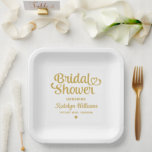 Personalisiertes Gold Wedding Brautparty Pappteller<br><div class="desc">Elegante,  kundenspezifische Hochzeitspapier-Party-Teller verfügen über ein modernes Kalligraphie-Skript "Brautparty"-Design mit niedlichem Herzakzent. Personalisieren Sie mit dem Namen der Braut und dem Namen der zukünftigen Frau,  die die Veranstaltung ehrt. Sauberes und einfaches Design. Beachten Sie,  dass das Farbschema Gold und Weiß geändert werden kann.</div>