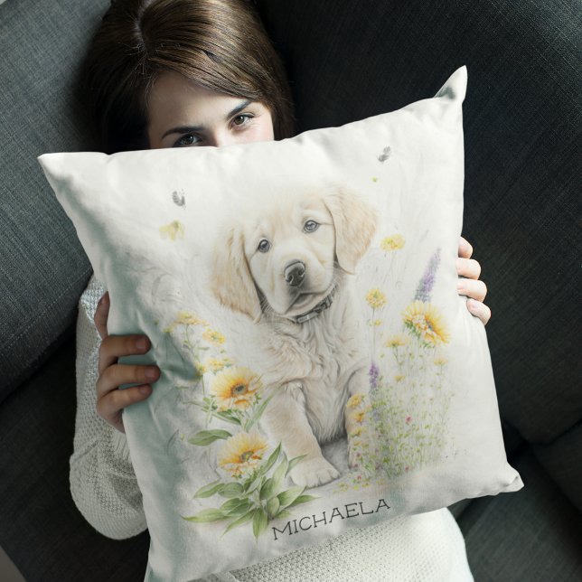 Personalisiertes Golden Retriever Pup bei Blume Kissen (Von Creator hochgeladen)