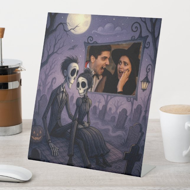 Personalisiertes gotisches Halloween-Foto Sockelschild (In Situ)