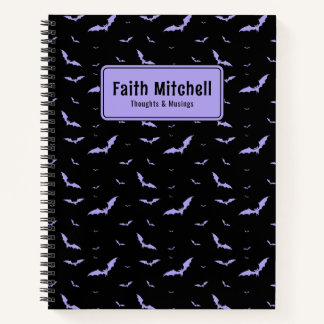 Personalisiertes Gotisches Lila- und Black Bat Mus Notizbuch