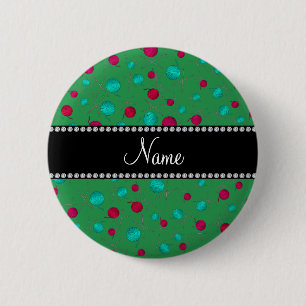 Personalisiertes grünes strickendes Namensmuster Button