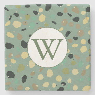 Personalisiertes grünes Terrazzo-Monogramm Steinuntersetzer