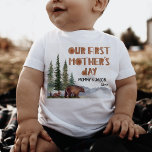 Personalisiertes Holz 1. Muttertag Baby T-shirt<br><div class="desc">Einzigartiger Waldmama-Bär und ihre Kub 1. Müttertag Baby T - Shirt. Personalisierbar!</div>