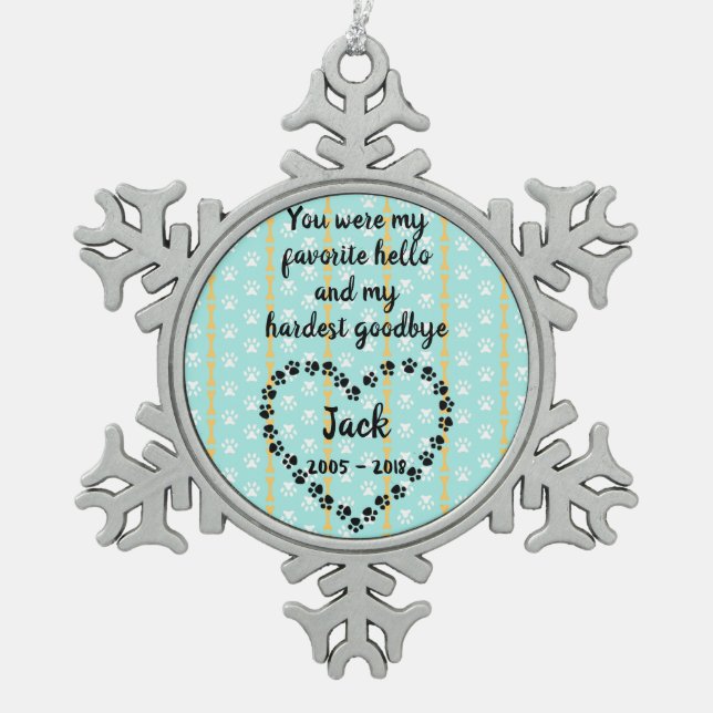 Personalisiertes Hundedenkmal Schneeflocken Zinn-Ornament (Vorderseite)