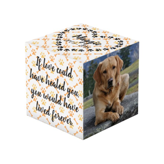 Personalisiertes Hundedenkmal Würfel (Vorderseite Schrägansicht)