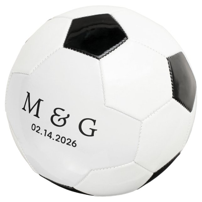 Personalisiertes individuelles Monogramm und Datum Fußball (Dreiviertel)