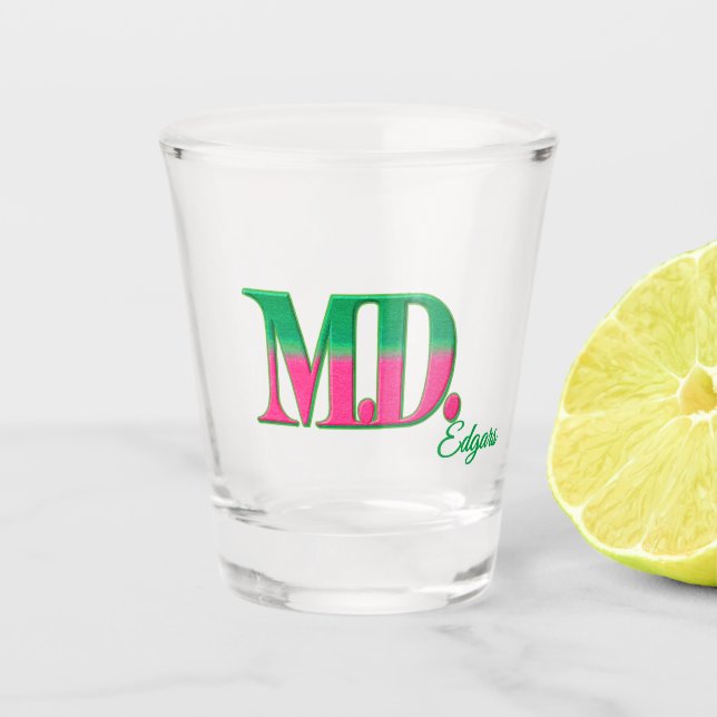 Personalisiertes 'M.D.' Rosa und Grün Shot Glas  (Vorderseite)