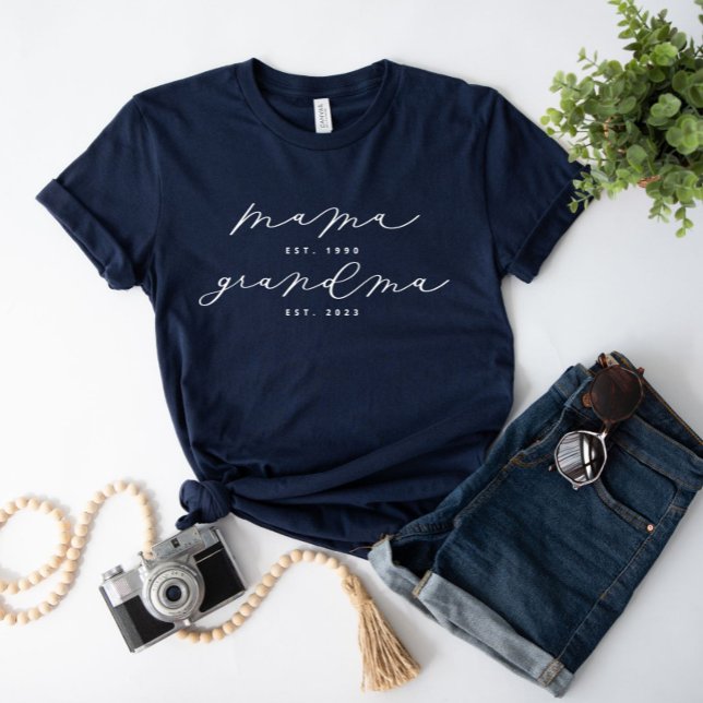 Personalisiertes Mama/Oma Niedlich Kalligrafie-Shi T-Shirt (Von Creator hochgeladen)