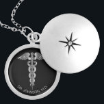 Personalisiertes medizinisches Symbol Caduceus - S Medaillon<br><div class="desc">Personalisiertes medizinisches Symbol Caduceus Necklace für Sie bereit, um zu personalisieren. ✔ Hinweis: Nicht alle Vorlagenbereiche müssen geändert werden. 📌 Wenn Sie weitere Anpassungen benötigen, klicken Sie bitte auf den Button "Weitere Anpassungen vornehmen" oder "Design anpassen oder bearbeiten" und verwenden Sie unser Designwerkzeug, um die Größe, den Rotation, die Textfarbe,...</div>