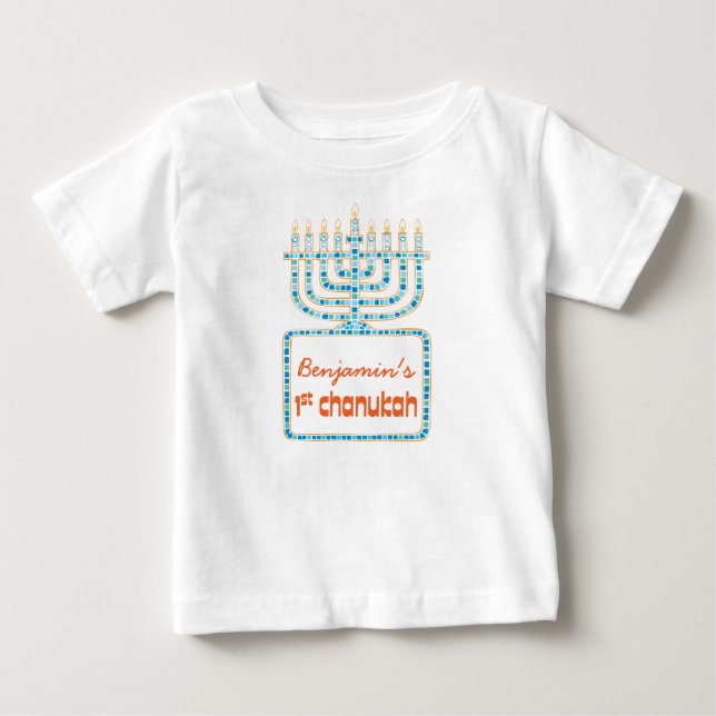 Personalisiertes Menorah 1. Chanukah T-Shirt (Vorderseite)