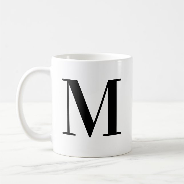 Personalisiertes modernes schwarzes Monogramm Init Kaffeetasse (Links)