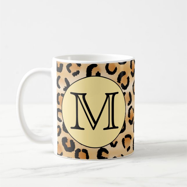 Personalisiertes Monogram Leopard-Druckmuster Kaffeetasse (Links)