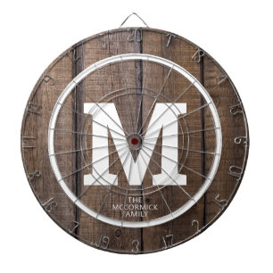 Personalisiertes Monogramm aus rustikalem Stallhol Dartscheibe