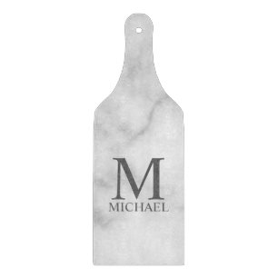 Personalisiertes Monogramm aus weißem Marmor und  Schneidebrett