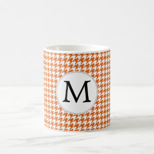 Personalisiertes Monogramm Orange-Hahnentrittmuste Kaffeetasse