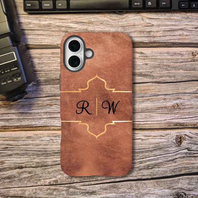Personalisiertes Monogramm rustikales Kupfer iPhone 16 Plus Hülle (Von Creator hochgeladen)