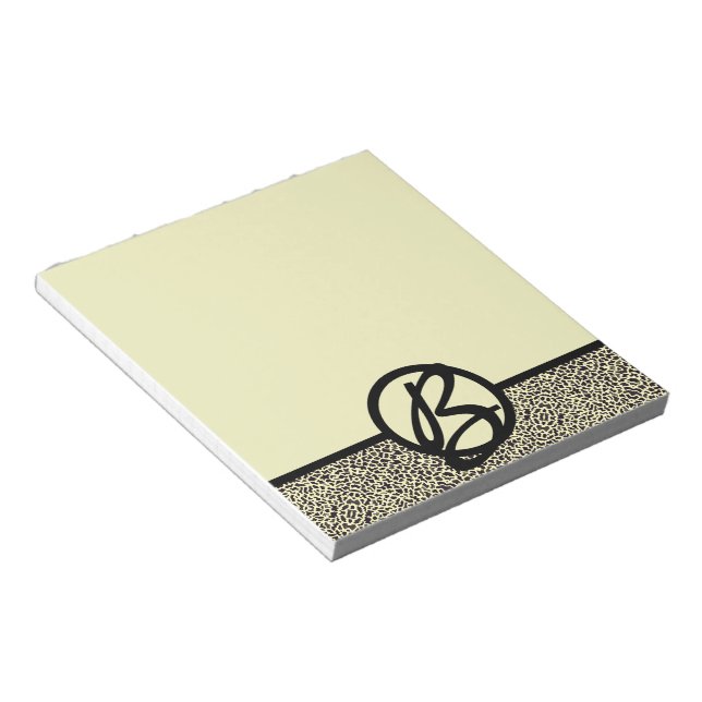Personalisiertes Monogramm Schwarz Creme Leopard Notizblock (angewinkelt)