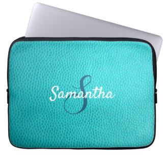 Personalisiertes Monogramm und Name blaues Leder Laptopschutzhülle