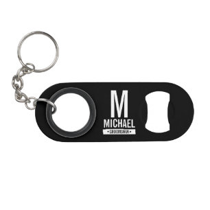 Personalisiertes Monogramm und Name des Trauzeugen Mini Flaschenöffner