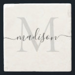 Personalisiertes Monogramm und Name Stilvoller Sto Steinuntersetzer<br><div class="desc">Erhöhen Sie Ihre Wohngestaltung mit diesem eleganten Untersetzer für Personalisierte Monogramm-Skriptname Stone. Mit einem zeitlosen Design mit einem wunderschön gestalteten Monogramm und Ihrem Namen in eleganter Schrift verbindet dieser stilvolle Untersetzer Eleganz und Funktionalität. Ideal für den Schutz Ihrer Oberflächen und für den Einsatz persönlicher Touch, ideal für Zuhause, Büroräume oder...</div>